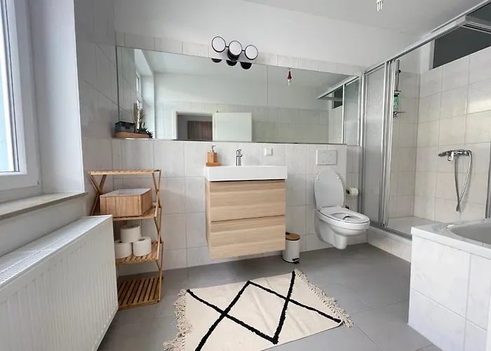 150qm - 5 - Free Parking - Mallibase Apartman Hannover